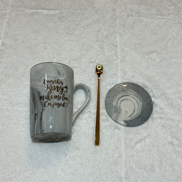 NWOT Does This Ring Make Me Look Engaged Coffee/Tea Set - Picture 4 of 11